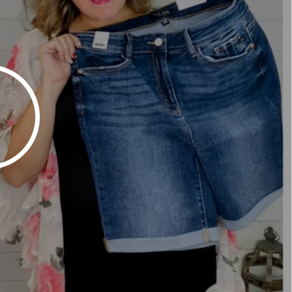 Judy Blue “Can’t Stop Won’t Stop” Burmuda Shorts NWOT